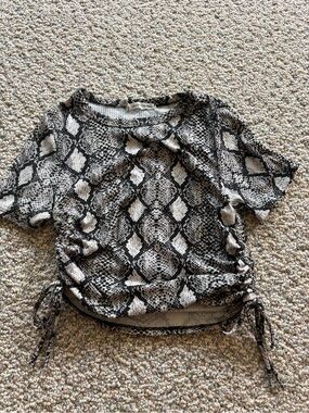 Snake Print Drawstring Short Sleeve Top - Black & Cream